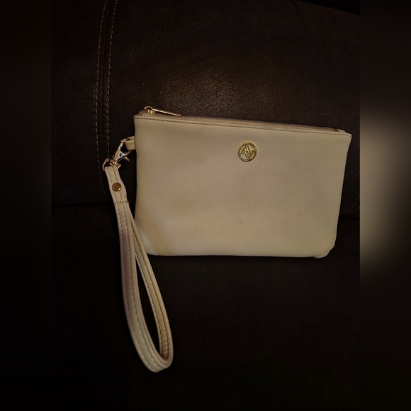 ADRIENNE VITTADINI Cream colored Wristlet - Picture 3 of 14